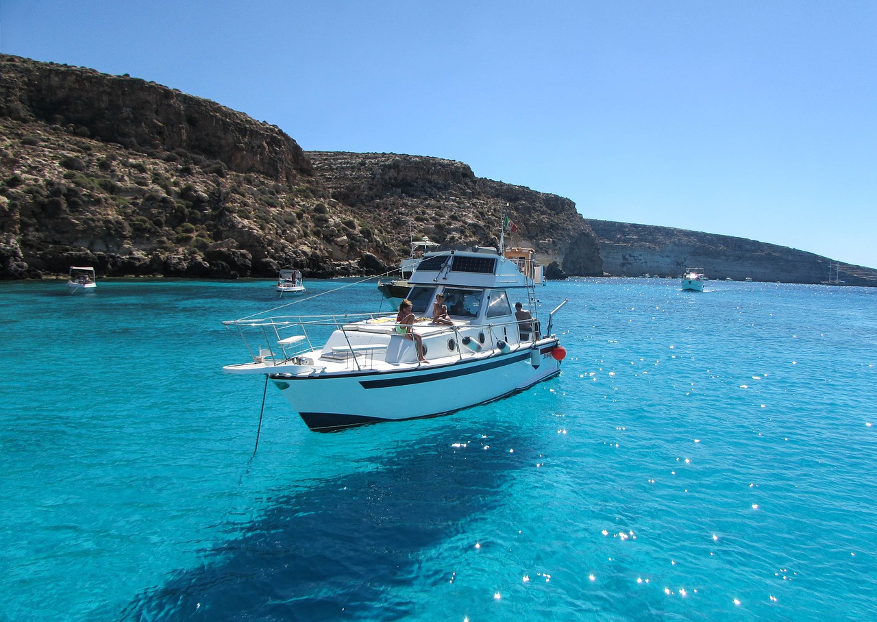 paseo en barco por lampedusa 1