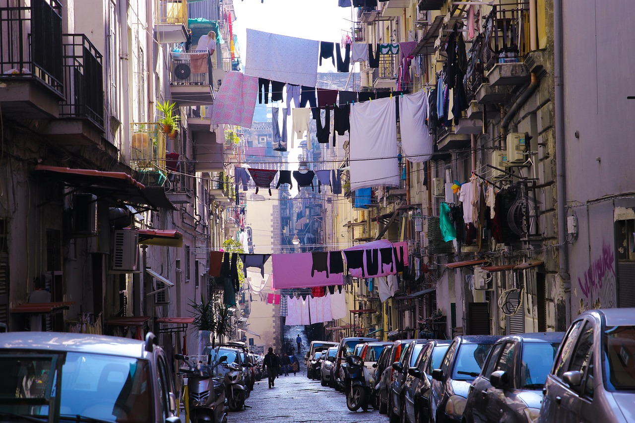 Nápoles, Italia, lavandería de barrio